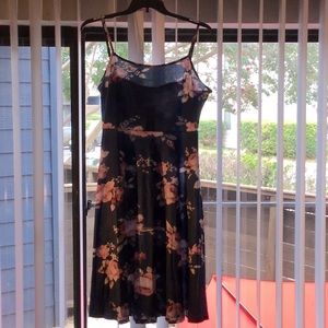 NWT, Yidarton, 2XL, knee length, blue sun dress with floral designs